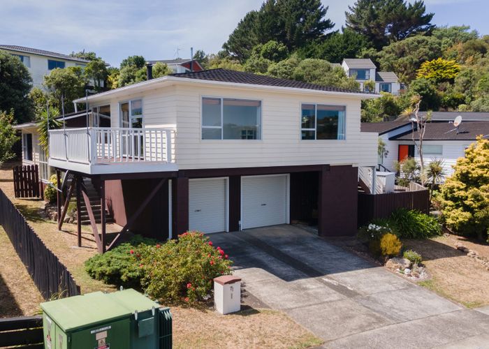  at 71 Eskdale Road, Papakowhai, Porirua