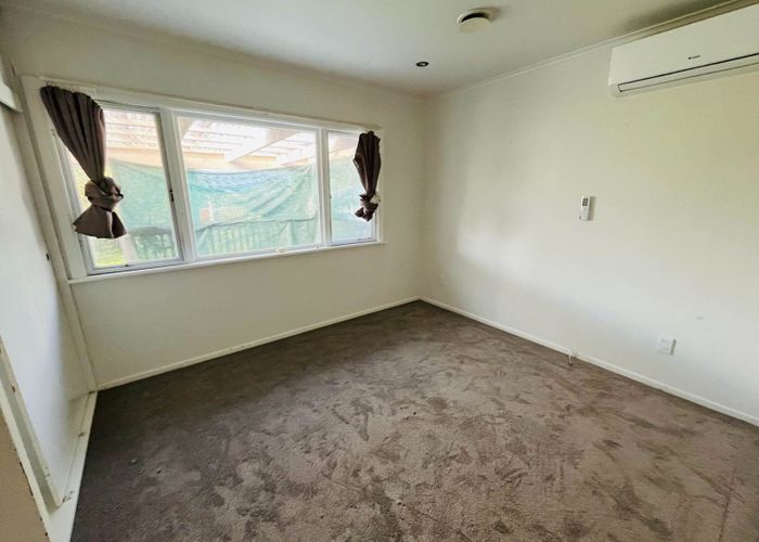  at 5 Lucas Place, Weymouth, Manukau City, Auckland