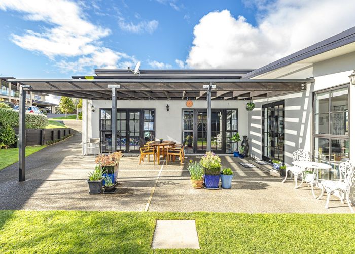  at 8 Lithgow Drive, Otamatea, Whanganui, Manawatu / Whanganui
