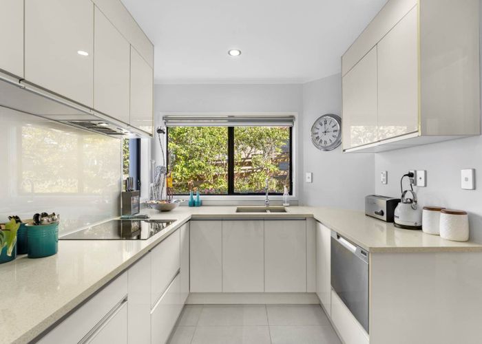  at 2/7 Walmsley Road, Saint Heliers, Auckland City, Auckland