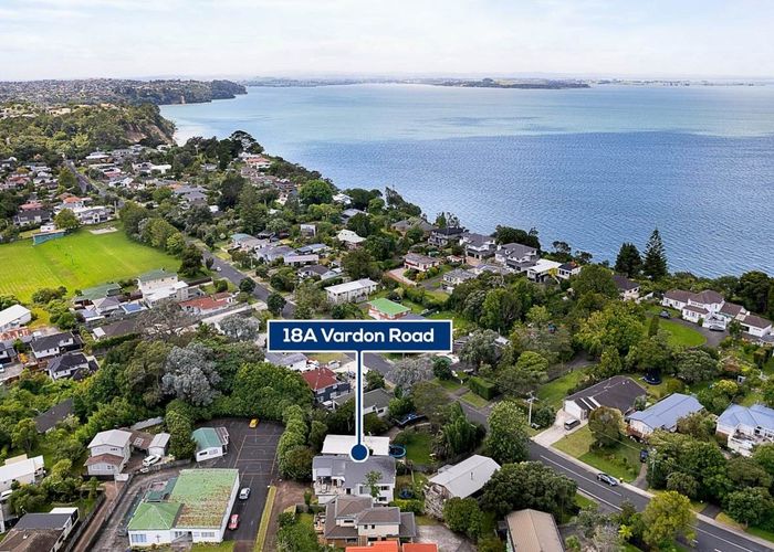  at 18A Vardon Road, Green Bay, Auckland