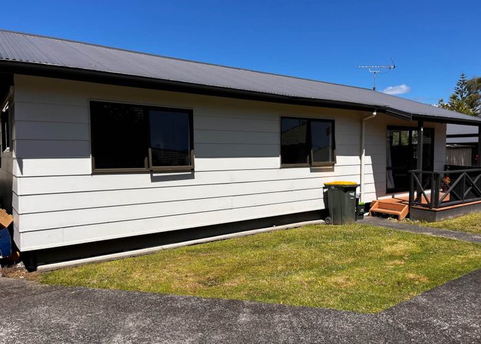  at 2/14 Walton Street, Red Beach