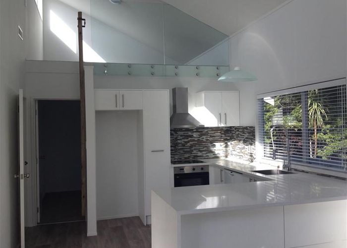  at 16 Heaton Grove, Chatswood, Auckland