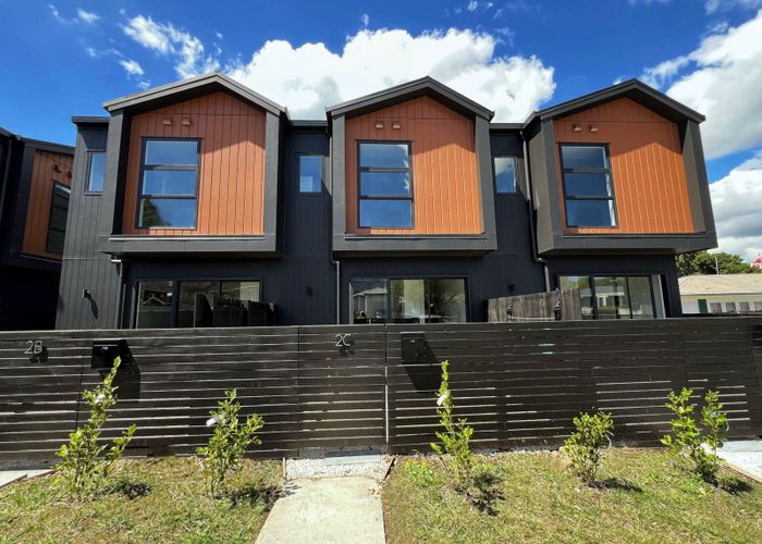  at 2D Wood Avenue, Howick, Manukau City, Auckland