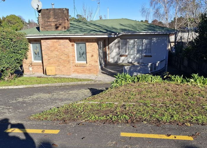  at 93 Lake Crescent, Hamilton Lake, Hamilton, Waikato