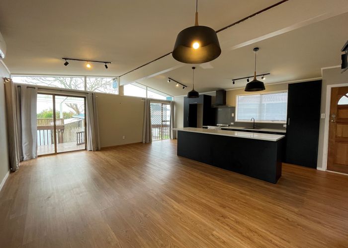  at 25 Pipitea Place, Massey, Auckland