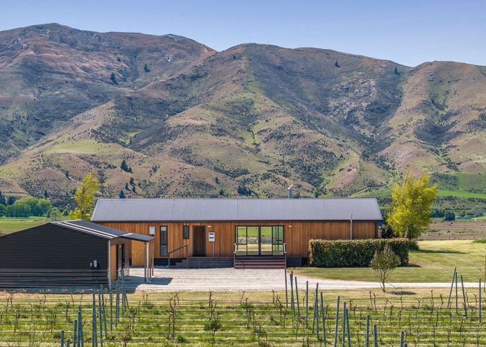  at 90 Willowbank Road, Queensberry, Wanaka, Otago