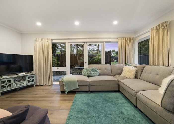  at 32 Mirrabooka Avenue, Botany Downs, Manukau City, Auckland