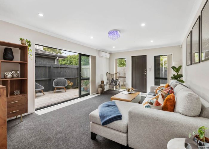  at 5A Clendon Place, Manurewa, Auckland