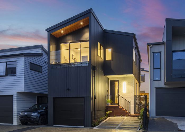  at 102E Te Oneroa Way, Long Bay, North Shore City, Auckland