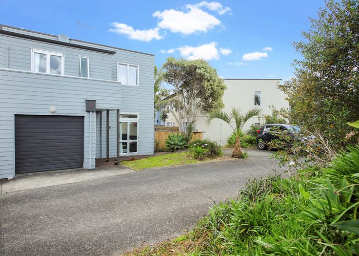  at 39 Albionvale Road, Glen Eden, Auckland