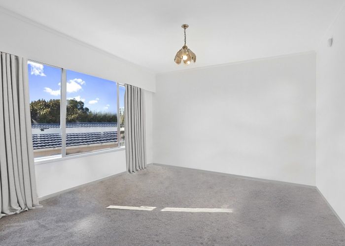  at 2/50 Te Kanawa Crescent , Henderson, Waitakere City, Auckland