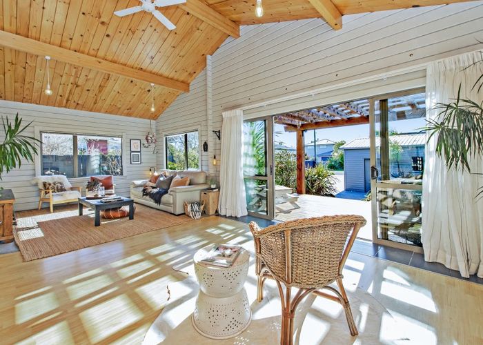 Free property data for 11 Swindells Road, Waikuku Beach homes.co.nz