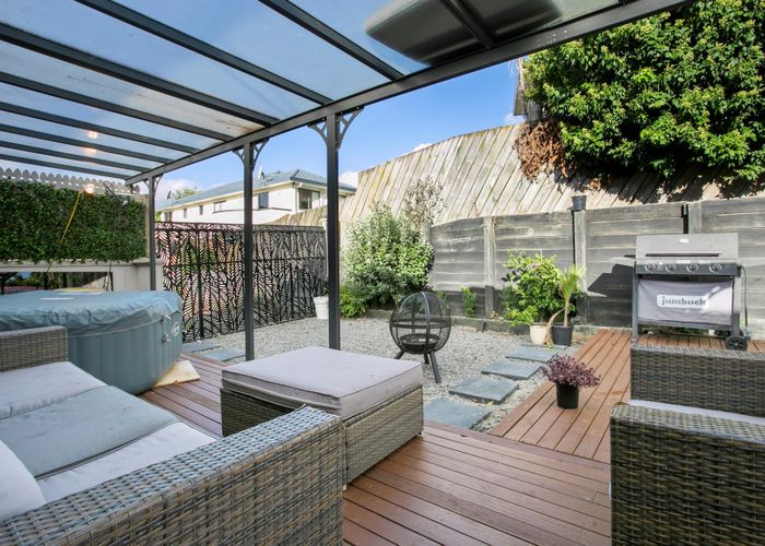  at 16 De Havilland Drive, Goodwood Heights, Auckland