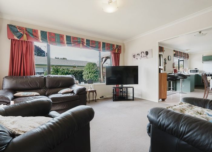  at 25 Catalina Drive, Melville, Hamilton