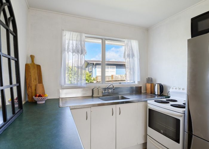  at 1 Bay Grove, Pukehangi, Rotorua, Bay Of Plenty