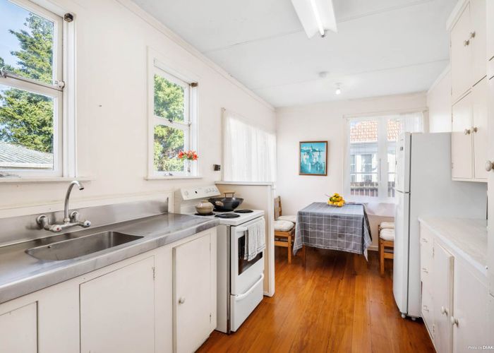  at 1 Barrymore Road, Mount Albert, Auckland