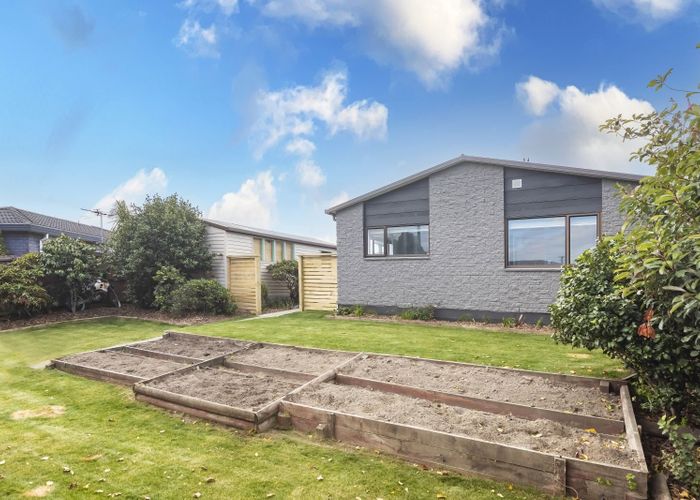  at 2/68 Ottawa Road, Wainoni, Christchurch