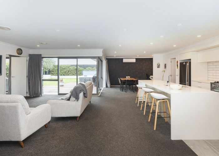  at 8 Carnaveron Drive, Lincoln, Lincoln