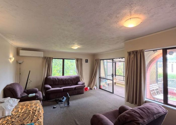  at 2/36 Stranolar Drive, Mount Roskill, Auckland City, Auckland