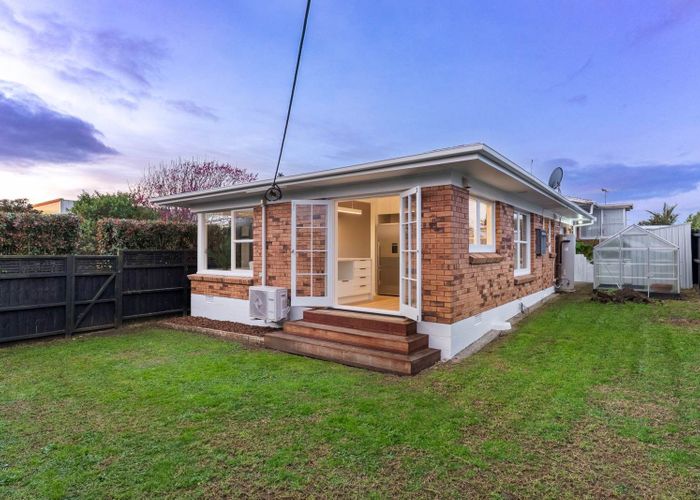  at 1/31 Taharoto Road, Takapuna, North Shore City, Auckland