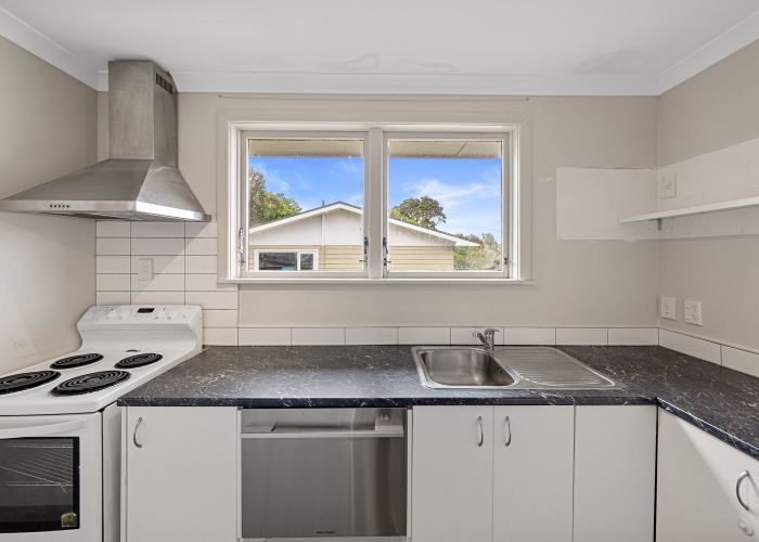  at 43 Stewart Drive, Newlands, Wellington