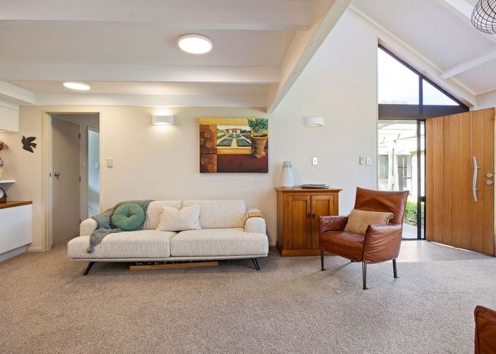  at 3 Sheridan Crescent, Leamington, Cambridge