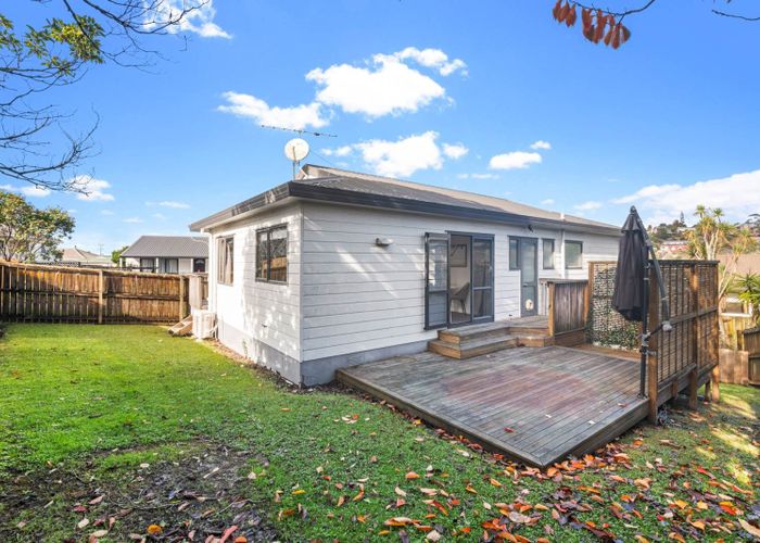  at 1/87 Athena Drive, Totara Vale, North Shore City, Auckland