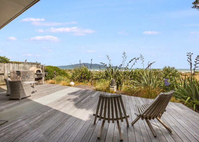  at 31 Field Way, Waikanae Beach, Waikanae