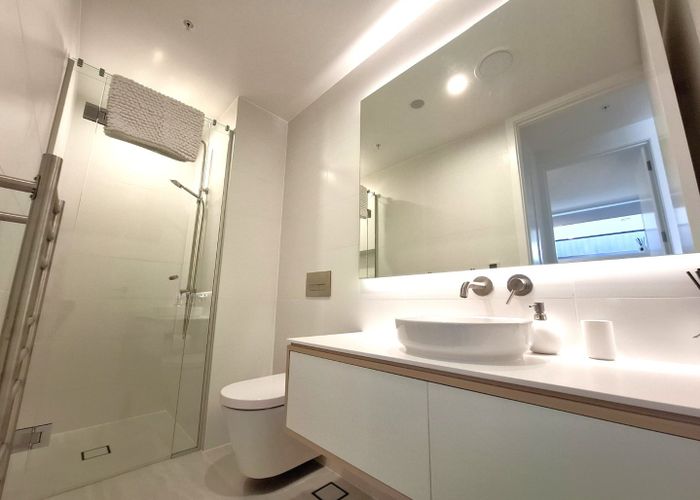  at 407/32 Anzac Road, Browns Bay, North Shore City, Auckland