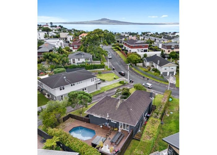  at 11 Piccadilly Place, Kohimarama, Auckland