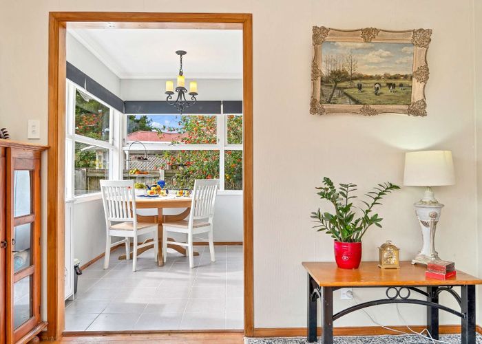  at 44 Te Kanawa Crescent, Henderson, Auckland