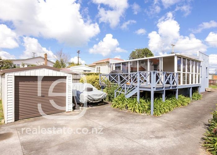  at 1558 Dominion Road Extension, Mount Roskill, Auckland City, Auckland