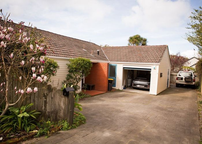  at 8 Burma Road, Khandallah, Wellington