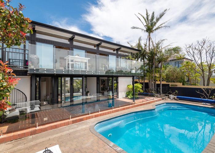 For sale 205 Beach Road, Campbells Bay, North Shore City, Auckland