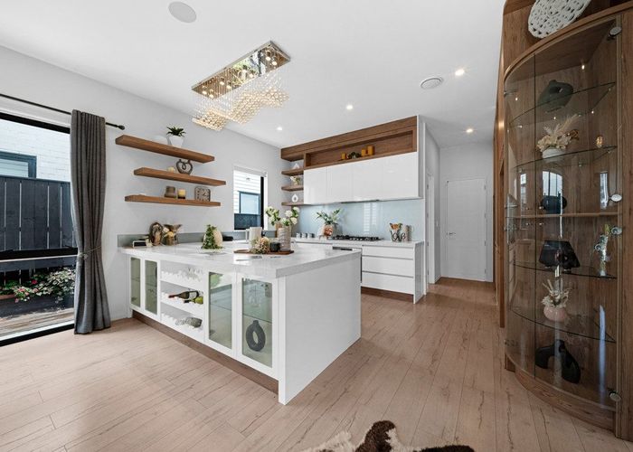  at 18 Horsefield Drive, Flat Bush, Manukau City, Auckland