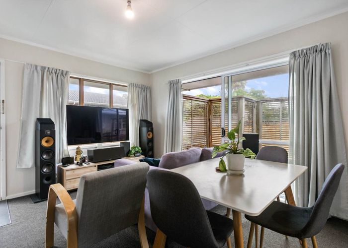  at 3/23a Balmain Road, Chatswood, North Shore City, Auckland