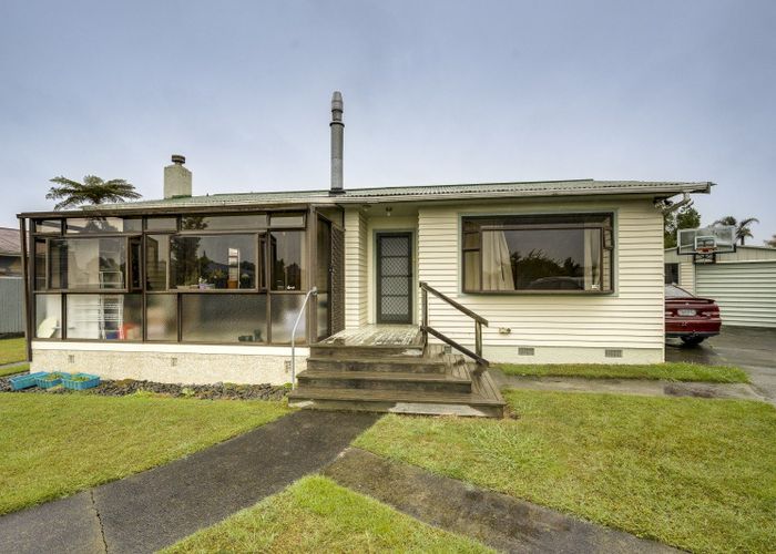  at 38 Clark Avenue, Pirimai, Napier