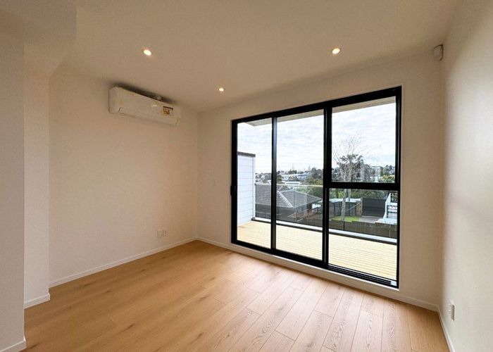  at 15/28 Lavelle Road, Henderson, Waitakere City, Auckland