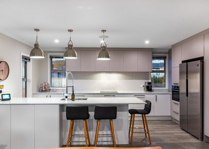  at 10 Margaret Shields Avenue, Aotea, Porirua