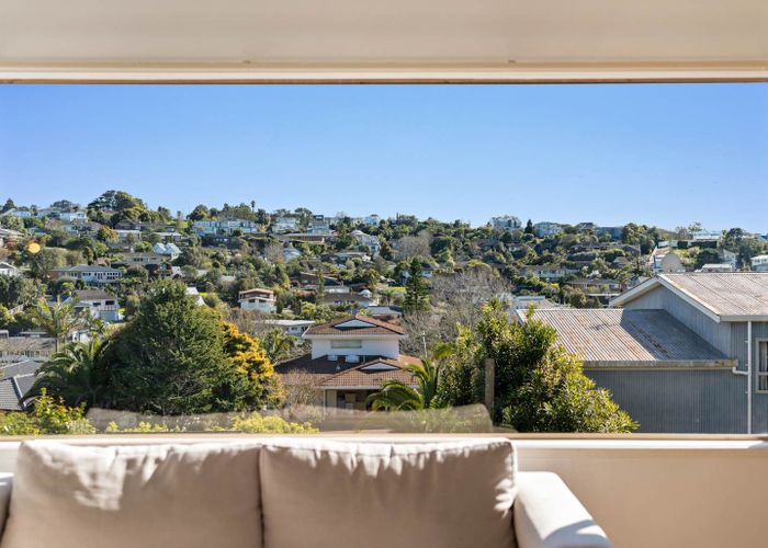 at 2/48 Mayfair Crescent, Mairangi Bay, North Shore City, Auckland