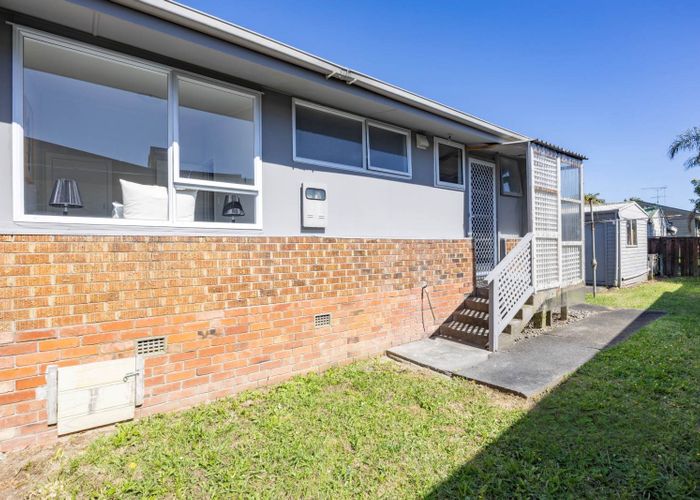  at 2/5 Aranui Road, Mount Wellington, Auckland City, Auckland