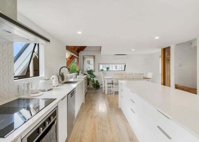 at 18 Marlborough Avenue, Glenfield, Auckland