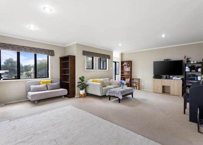  at 131 Fernhill Way, Albany, North Shore City, Auckland