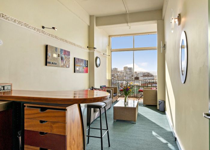  at 2J/51 Webb Street, Mount Cook, Wellington