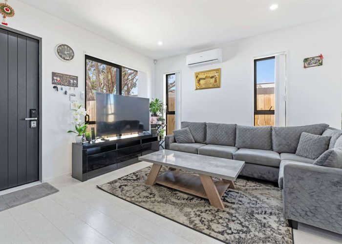  at 4D Carolyn Street, Manukau, Auckland