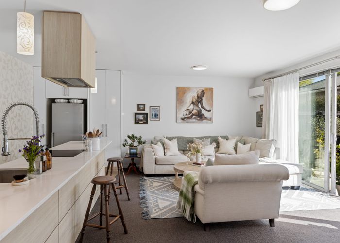  at 2/670 Ferry Road, Woolston, Christchurch