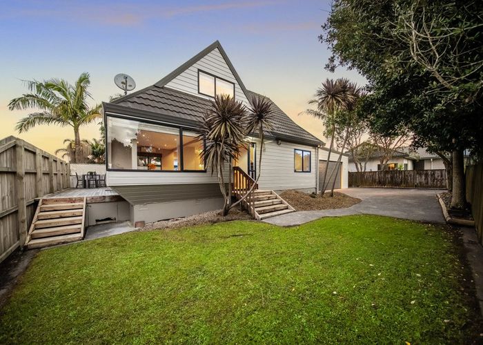  at 2/79 Frank Nobilo Drive, Golflands, Manukau City, Auckland