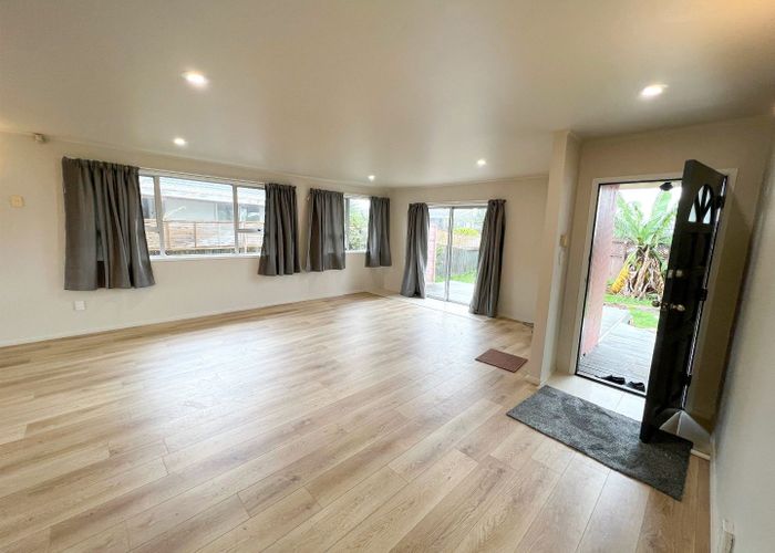  at 92 Bruce McLaren Road, Henderson, Waitakere City, Auckland