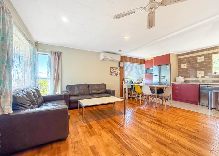  at 62 Widmore Drive, Massey, Waitakere City, Auckland